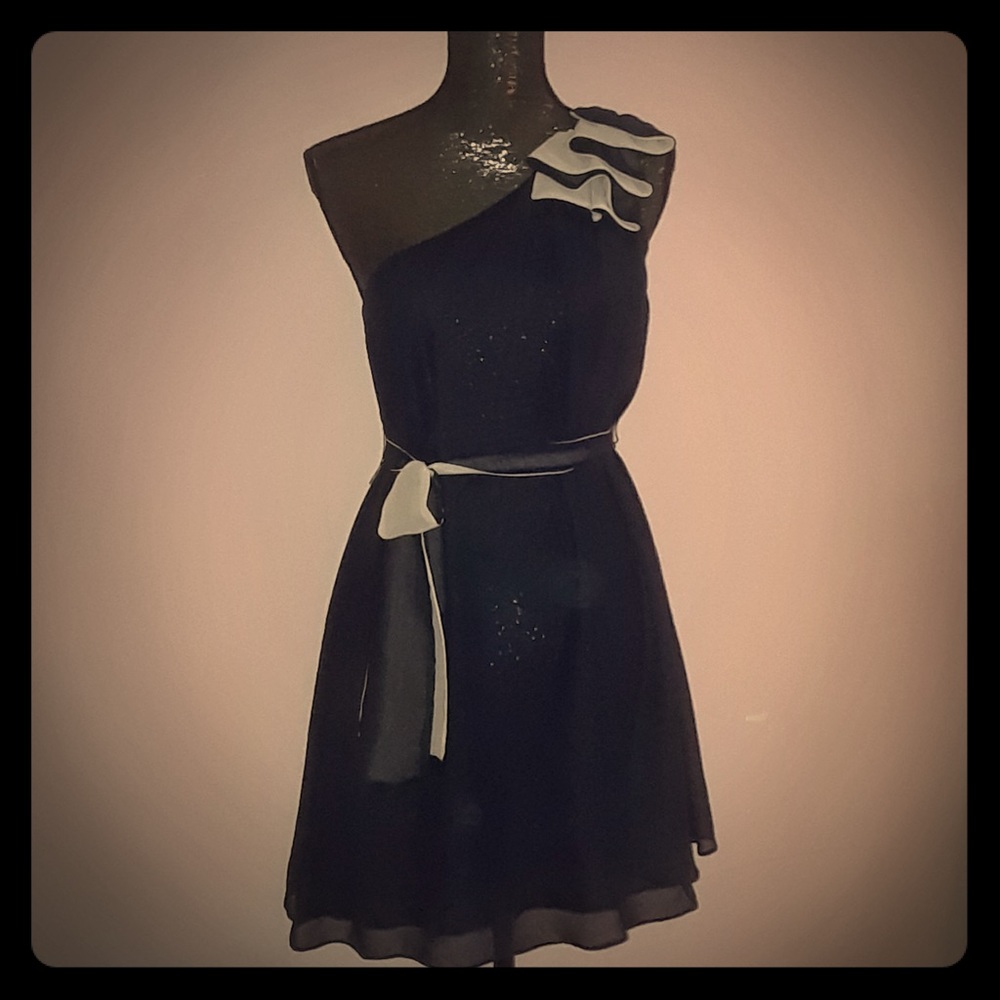 📌💲🔥 FINAL CLEARANCE 🤑 One Shoulder Party Dress